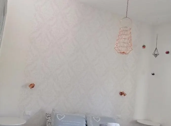 לינה וארוחת בוקר Dante And