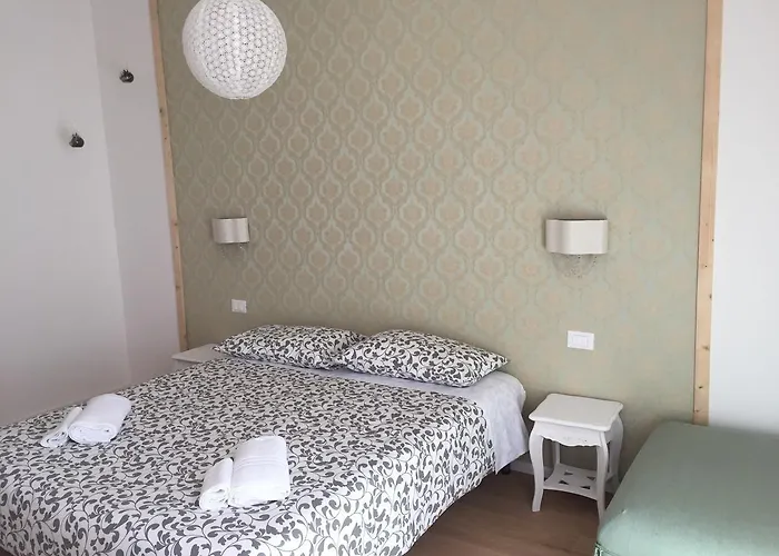 Dante And לינה וארוחת בוקר