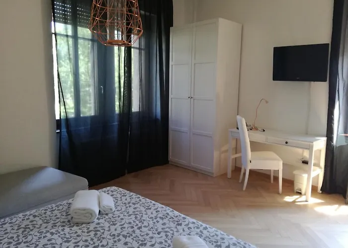 Dante And Bed & Breakfast 2*